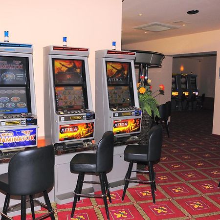 Hotel Fontana Бузет Экстерьер фото